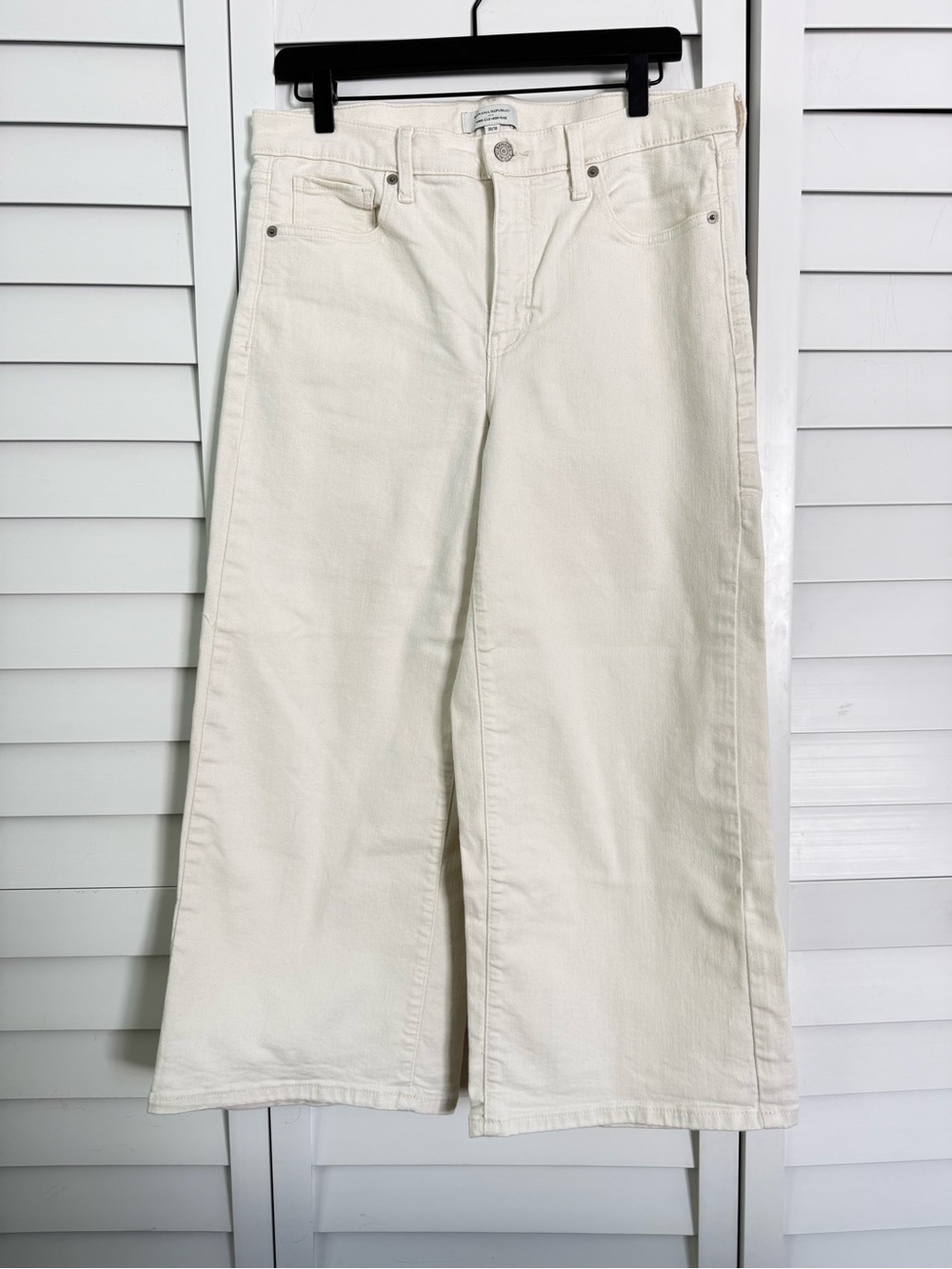 Banana Republic wide leg cropped cream jeans :: size 30/10